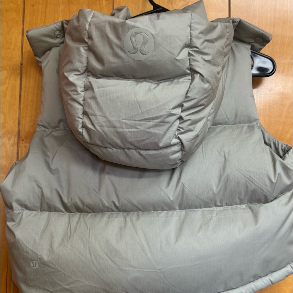 Lululemon Cropped Vest RARE! Stylish! - Picture 4 of 8